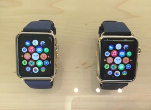 trying_on_the_apple_watch
